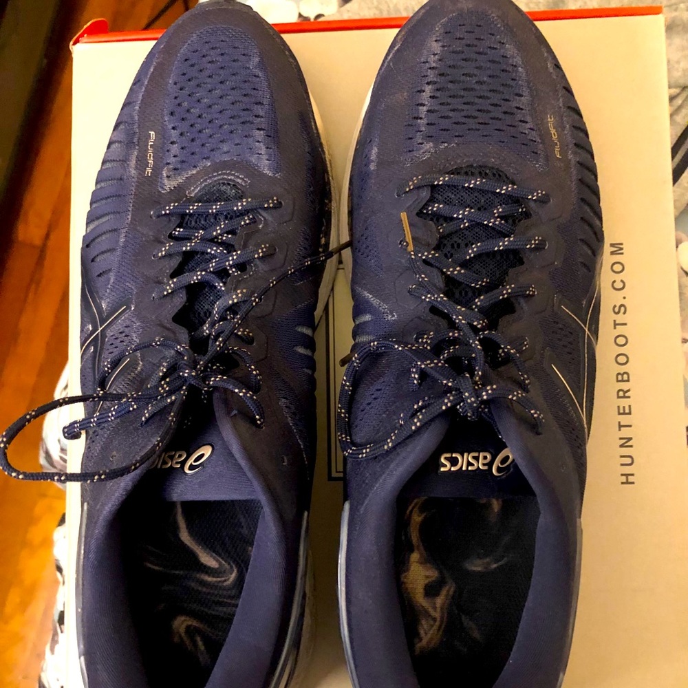 Running shoes